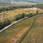 Chemin de gravelle vu du ciel dans les Cantons-de-l'Est, près de North Hatley