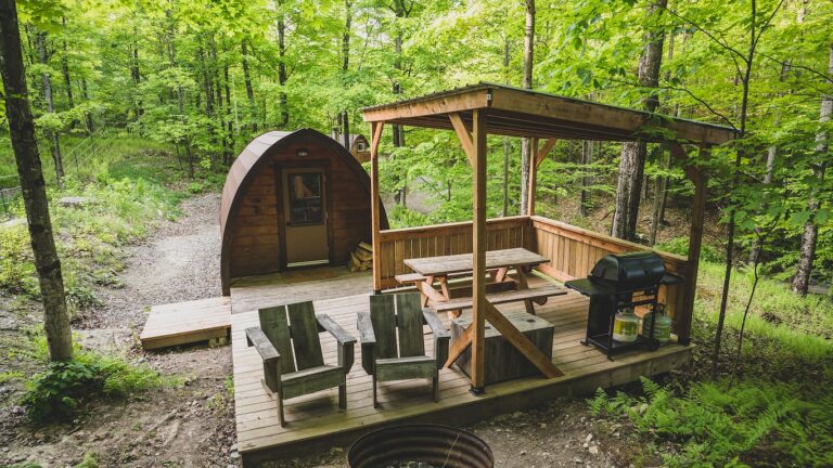 Read more about the article Les meilleurs glamping des Cantons-de-l’Est (2026)